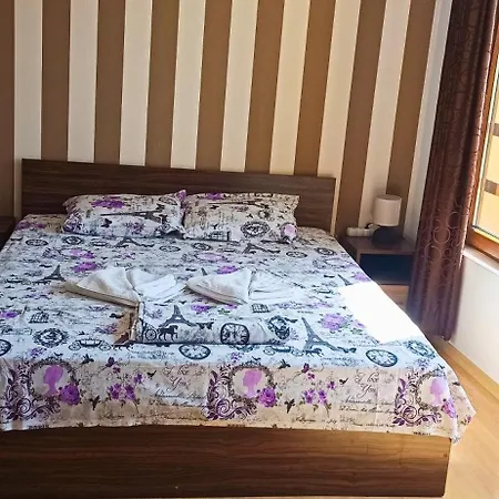 Diamond Palace Lejlighed