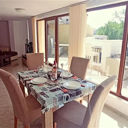 Diamond Palace 아파트