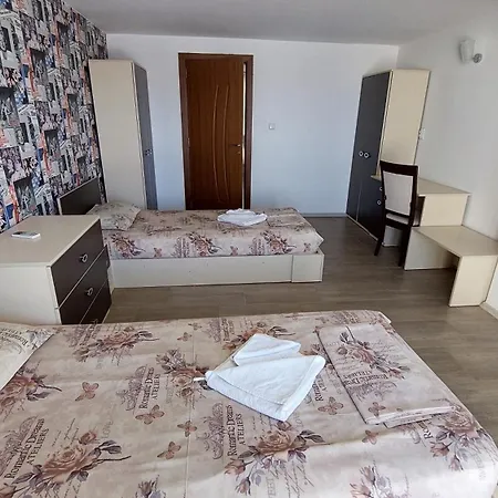 Diamond Palace Apartment *